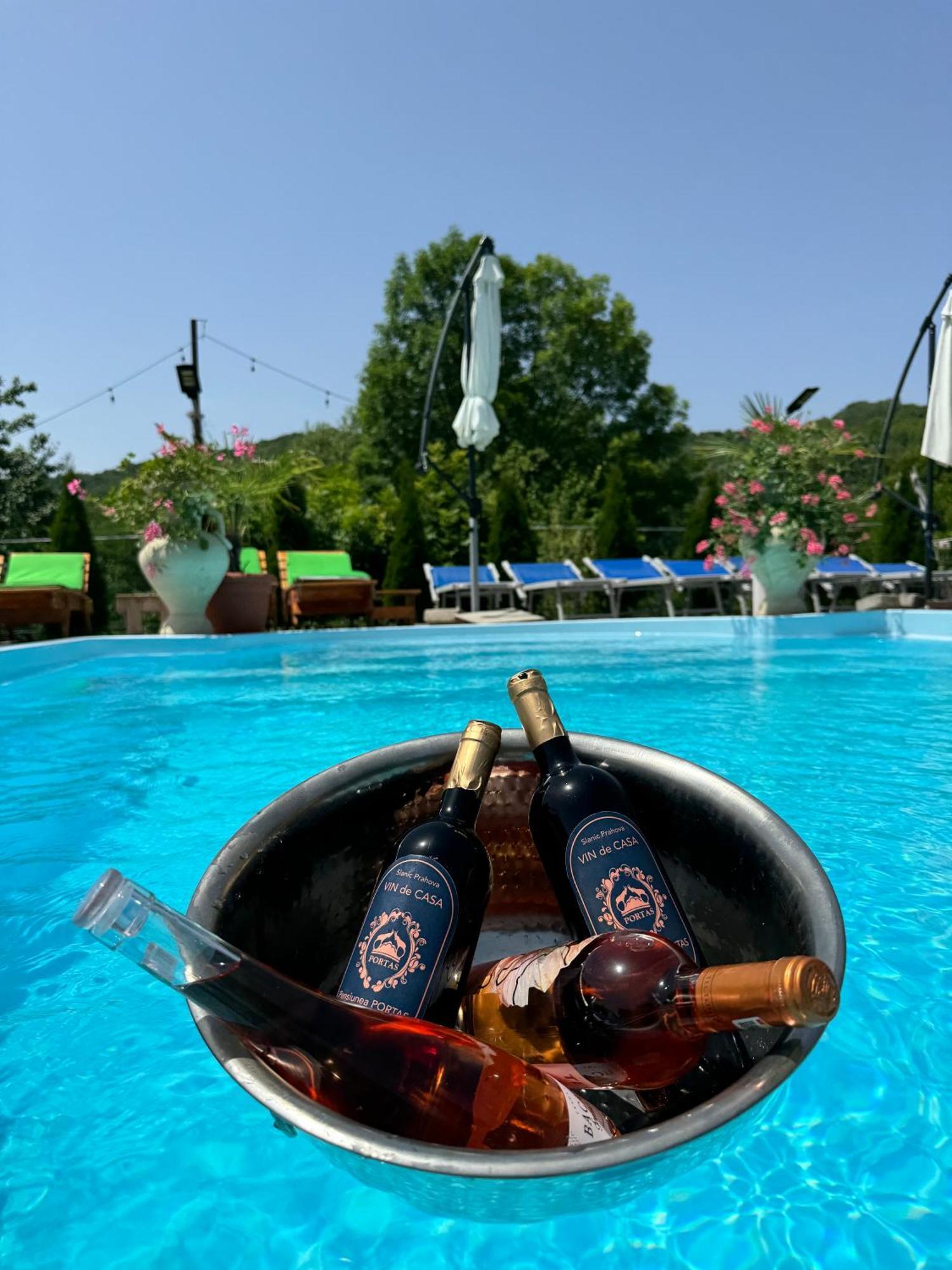 Pensiunea Portas Resort Slănic Esterno foto