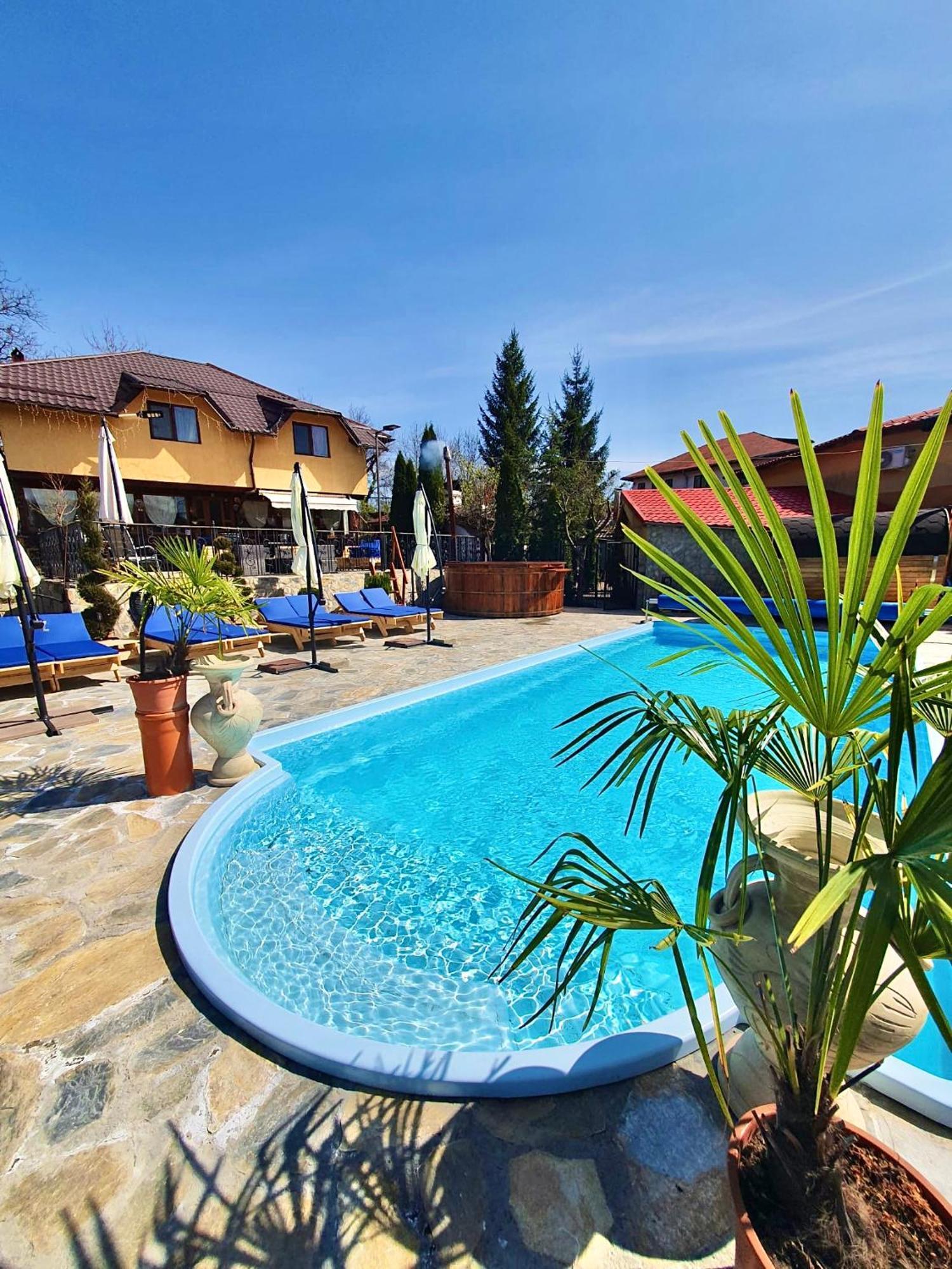 Pensiunea Portas Resort Slănic Esterno foto